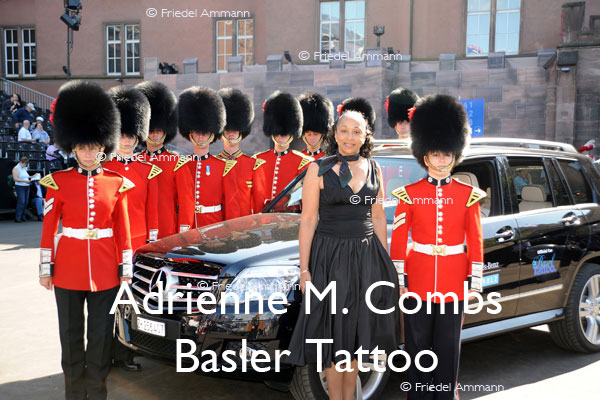 SCHWEIZ - Touristen, Gäste - Adrienne M. Combs, Deputy Director Joint Force Headquarters, Washington - Basler Tattoo
