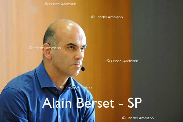 SCHWEIZ – Geschichte / Politik – JUSO Jahresversammlung Liestal, 5. Nov. 2011 – Bundesratskandidat Alain Berset