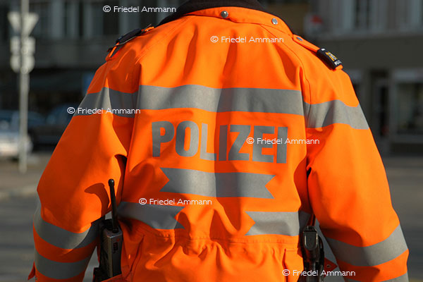 SCHWEIZ - Service Public - Verkehrspolizei