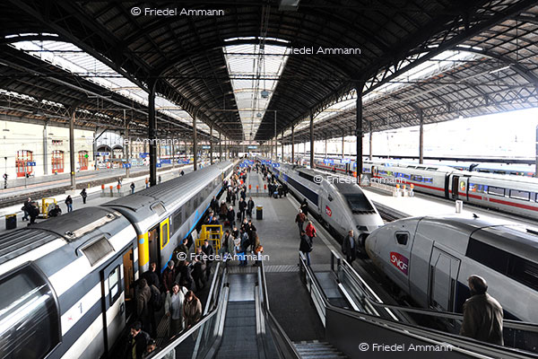 SCHWEIZ - Verkehr, Mobilität - Basel Bahnhof SBB