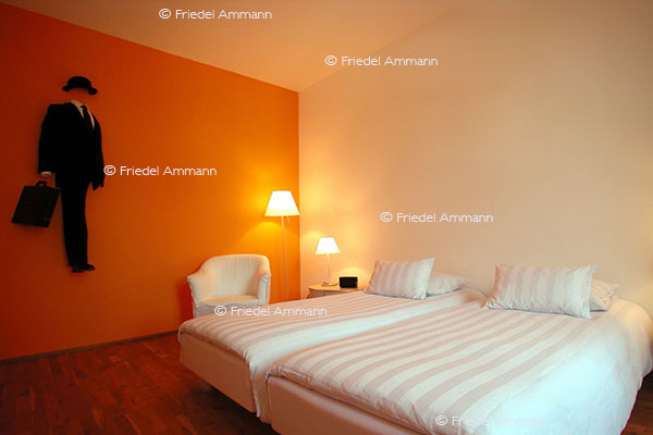 SCHWEIZ - Wirtschaft - Hotelerie