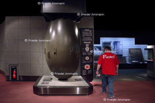 WORLD - Tourismus / Tourism - American in Nagasaki, Japan 