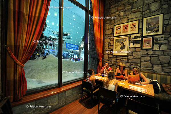 WORLD - Dubai - Skihall