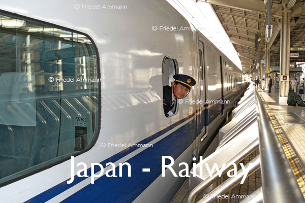 WORLD – Japan – Shinkansen Train Attendant