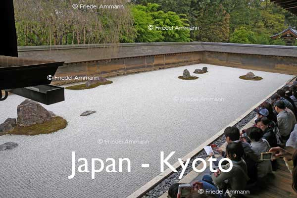 WORLD – Japan – Ryoanji Temple Rock Garden