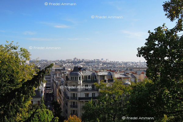 WORLD - France, Paris – vue de Montmartre