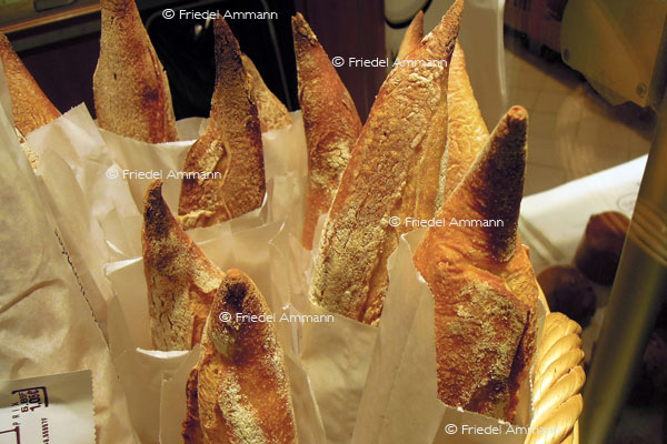 WORLD - France, Paris - Baguettes