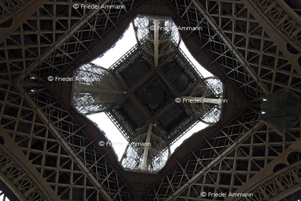 WORLD - France, Paris – Tour Eiffel