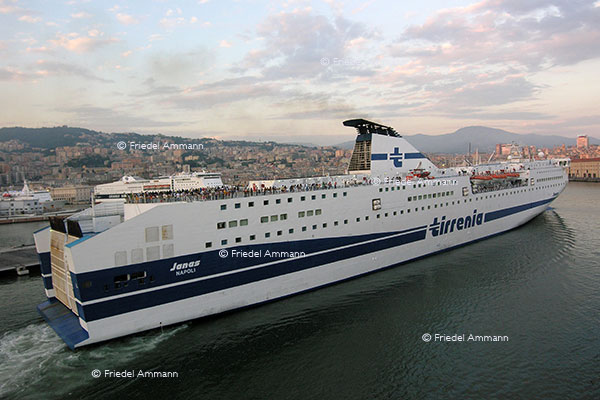 WORLD – Italia, Genua