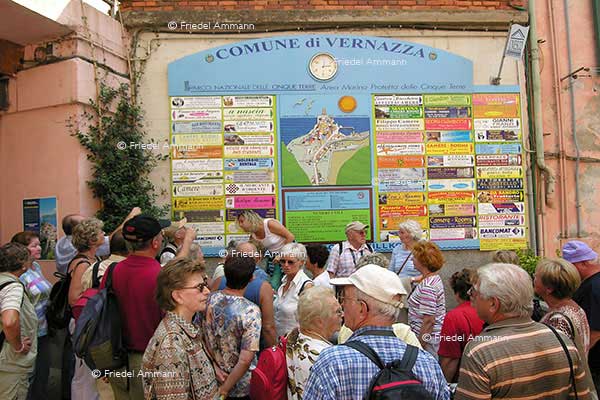 WORLD – Italia, Cinque Terre - Vernazza