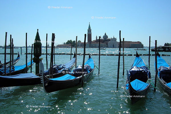 WORLD - Italia, Venezia - San Michele