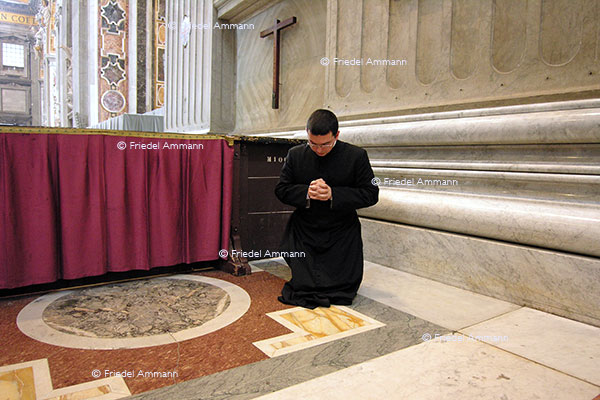 WORLD - Italia, Rom – Petersdom / San Pietro, Vaticano