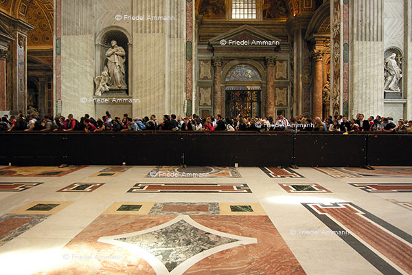 WORLD - Italia, Rom – Petersdom / San Pietro, Vaticano