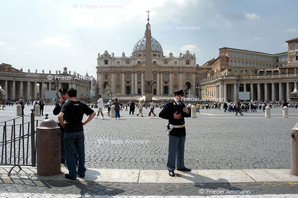 WORLD - Italia, Rom – Petersdom / San Pietro, Vaticano