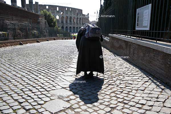 WORLD - Italia, Rom - Colosseum