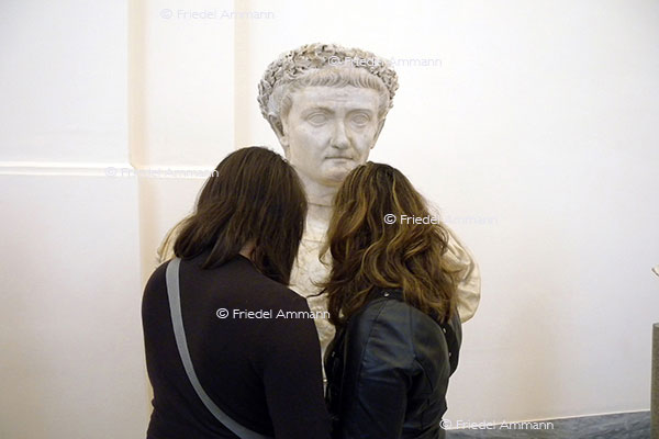 WORLD - Italia, Napoli - Archäologisches Nationalmuseum / Museo Archeologico Nazionale