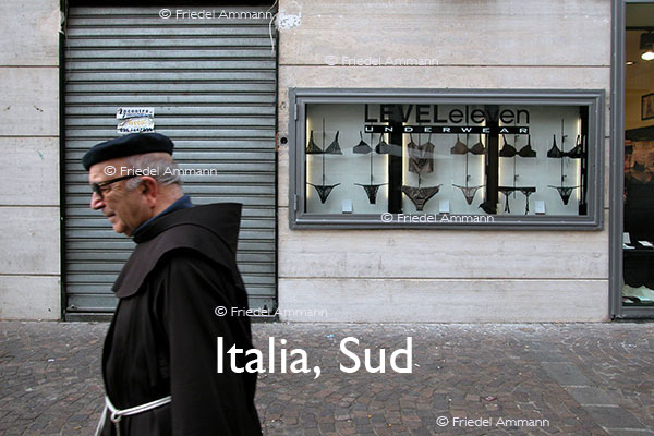 WORLD - Italia, Sud - Salerno