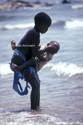 WORLD - Malawi - Lake Malawi, Monkey Bay