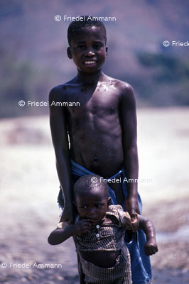 WORLD - Malawi - Lake Malawi, Monkey Bay