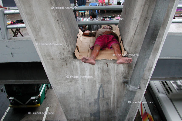 WORLD – Philippinen, Metro Manila - Cubao Place