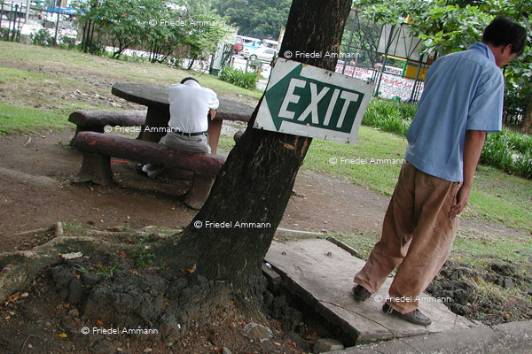 WORLD - Philippinen, Metro Manila - Quezon Memorial Circle