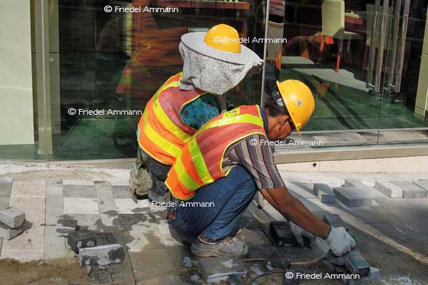 WORLD – Hong Kong – construction worker