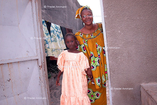 WORLD - Senegal - Dakar - Thiaba & Fa Binta