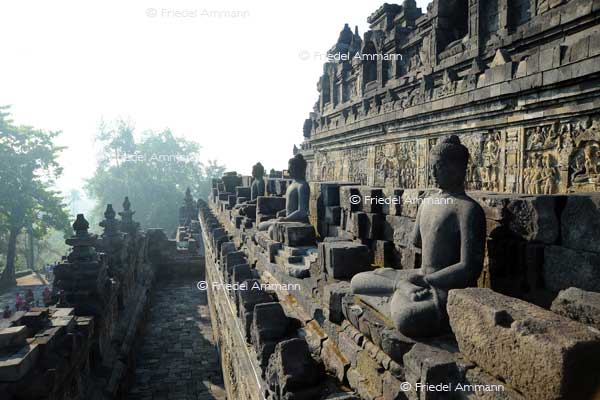 WORLD – Indonesien, Java - Borobudur Buddhist Temple