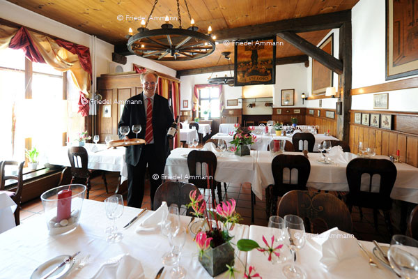 WIRTSCHAFT / ECONOMY - Dienstleistung / Service – Gastgewerbe / Hospitality