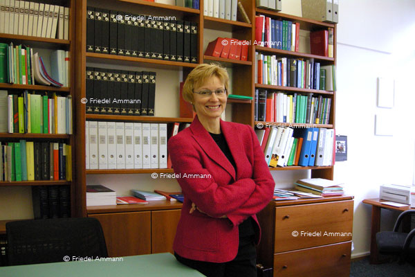 WIRTSCHAFT / ECONOMY - Dienstleistung / Service – Advokatin / Lawyer - lic. jur. Susanna Marti, Rechtsanwältin und Mediatorin – Basel, Schweiz