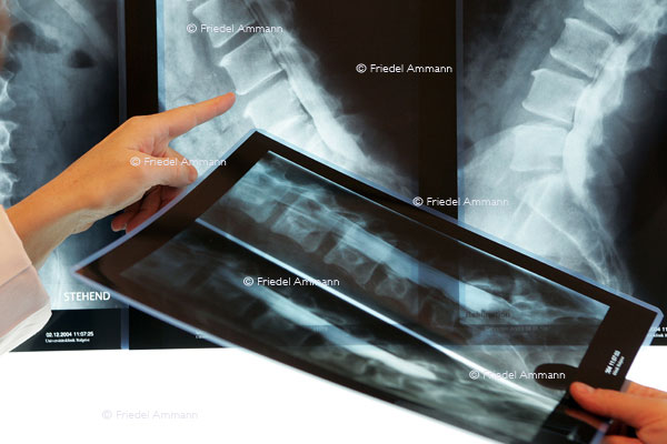 WIRTSCHAFT / ECONOMY - Dienstleistung / Service – Medizinische Berufe / Health Care