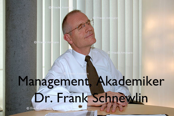 WIRTSCHAFT / ECONOMY - Management / Akademiker - Dr. Frank Schnewlin, ehemaliger CEO Baloise, Basel, Schweiz