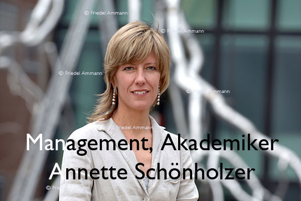 WIRTSCHAFT / ECONOMY - Management / Akademiker - Annette Schönholzer, Direktorin ART Basel, Schweiz