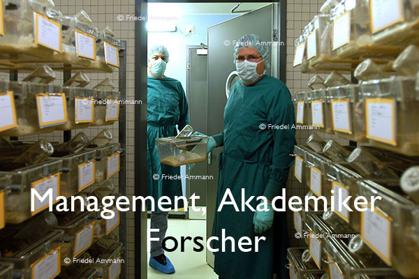 WIRTSCHAFT / ECONOMY - Management / Akademiker - Forscher
