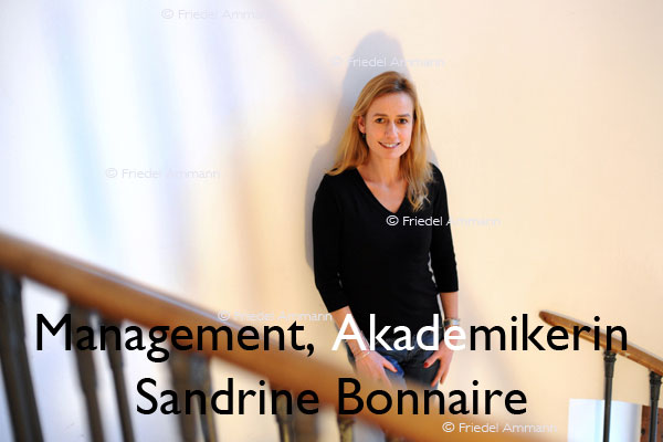 WIRTSCHAFT / ECONOMY – Akademiker / Management  - Sandrine Bonnaire