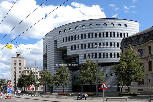 WIRTSCHAFT / ECONOMY – Geld / Finance – BIZ, Aeschenplatz Basel - Architekt Mario Botta