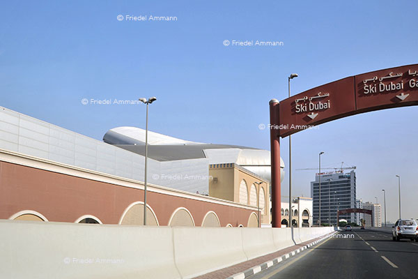 WIRTSCHAFT / ECONOMY - Globalisierung / Globalization – Skihall, Dubai