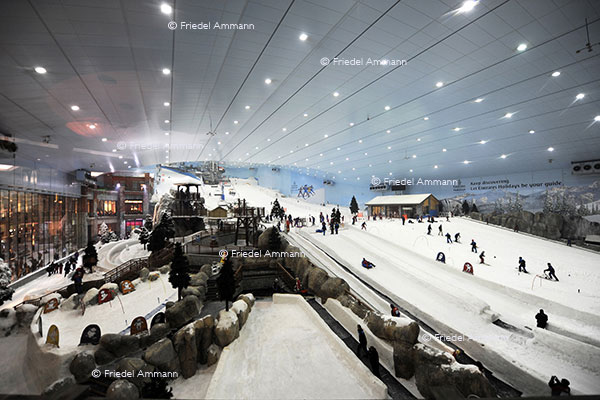 WIRTSCHAFT / ECONOMY - Globalisierung / Globalization – Skihall, Dubai