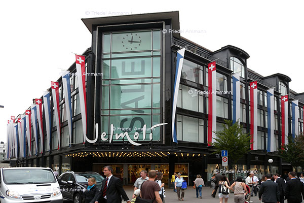 WIRTSCHAFT / ECONOMY – Konsum / Consumption – Jelmoli, Zürich