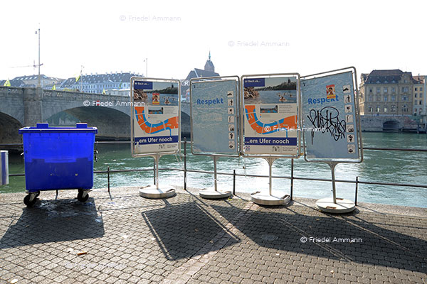 WIRTSCHAFT / ECONOMY - Konsum / Consumption - Kleinbasler Rheinufer / Riverside 