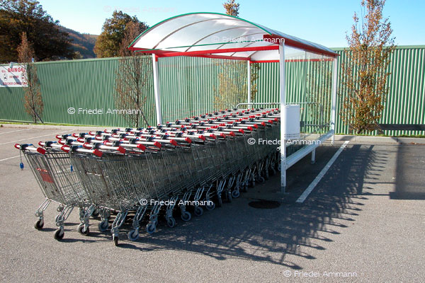 WIRTSCHAFT / ECONOMY - Konsum / Consumption 