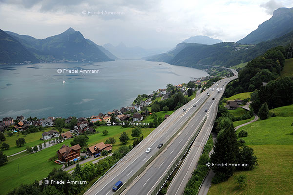 WIRTSCHAFT / ECONOMY - Energie / Environment - Beckenried, Vierwaldstättersee