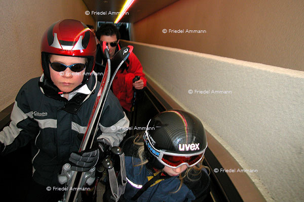  WIRTSCHAFT / ECONOMY - Tourismus Schweiz  - Wintersport 