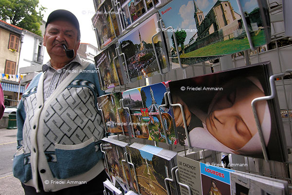 WIRTSCHAFT / ECONOMY - Tourismus international - Lourdes, France