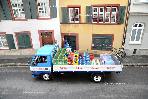 WIRTSCHAFT / ECONOMY - Handel / Retail – Getränkelieferdienst / Home Delivery