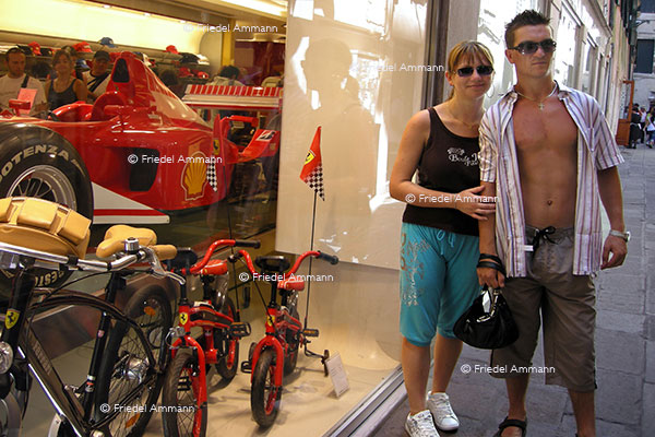 WIRTSCHAFT / ECONOMY - Handel / Retail - Venedig, Venice, Italia