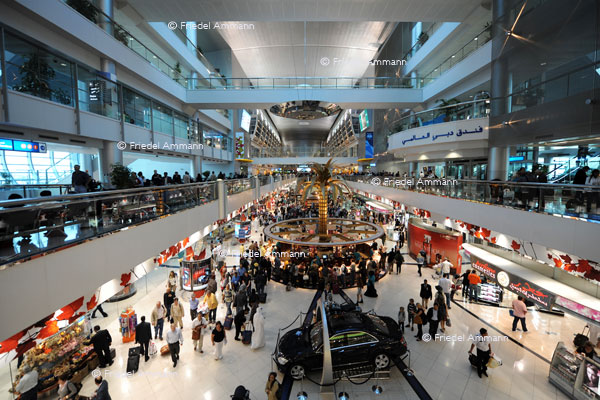 WIRTSCHAFT / ECONOMY - Handel / Trade - Shopping Mall - International Airport, Dubai