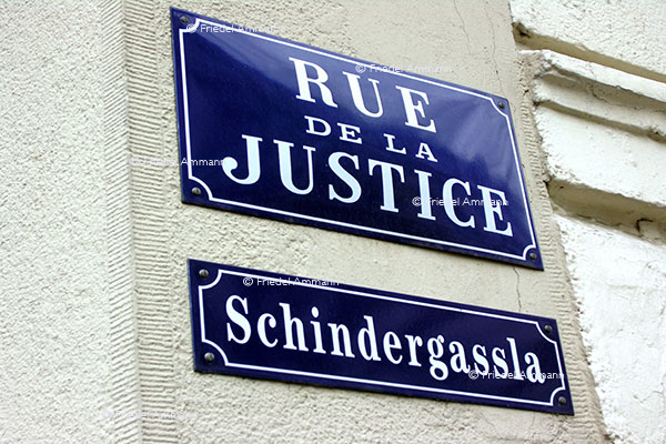 WIRTSCHAFT / ECONOMY - Kommunikation / Communication - Zweisprachige Strassentafeln / Biligual Street Names - Mulhouse, France