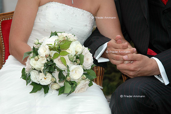 WIRTSCHAFT / ECONOMY - Gesellschaft / Society - Heirat / Marriage