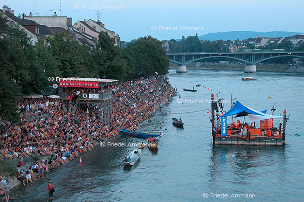 WIRTSCHAFT / ECONOMY - Gesellschaft / Society - Open Air «sisch im Fluss», Basel